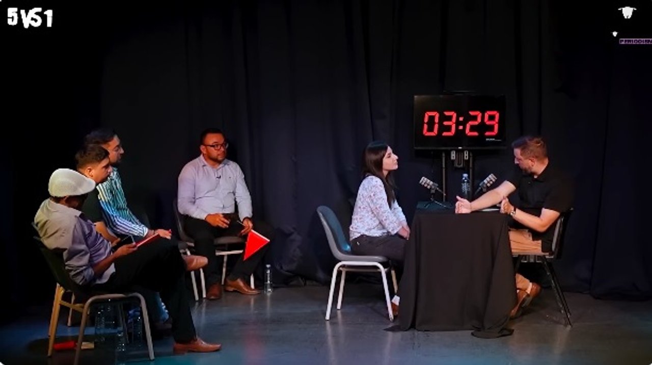 Imagen para el artículo: Picante cruce entre los influencers ‘Tipito Enojado’ y ‘Juana politizada’ que dejó mucho de qué hablar