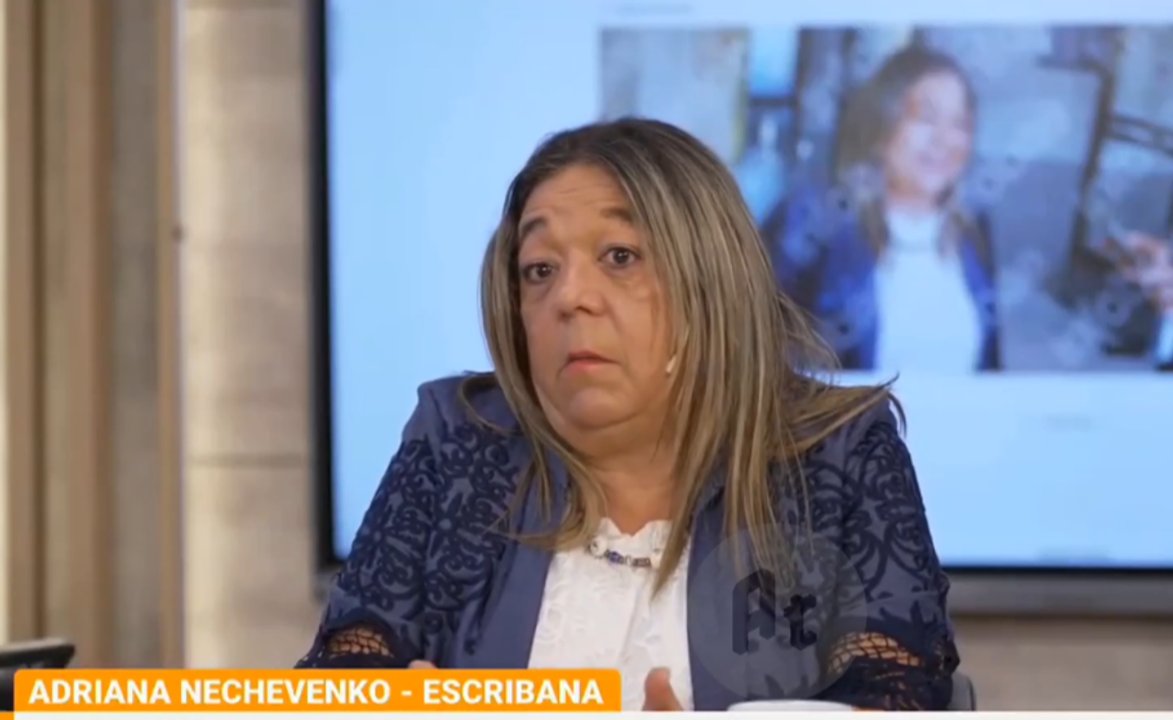 Imagen para el artículo: Cine: le escribana de Adorni quiso salir a defenderlo en una entrevista y lo hundió aún más