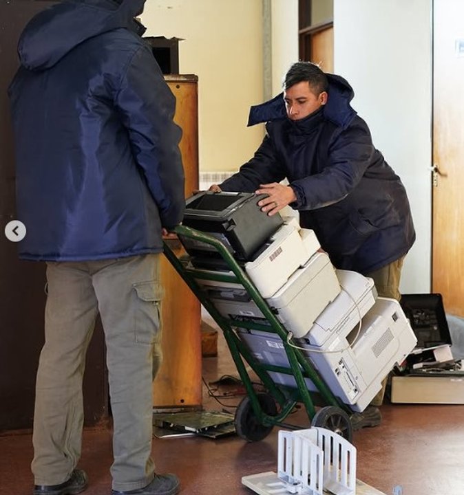 Imagen para el artículo: La Universidad de Lomas de Zamora potencia el reciclaje y recibe aparatos electrónicos