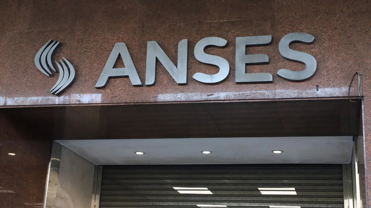 Imagen para el artículo: Como se cobra el fondo de desempleo de ANSES en abril 2026 y qué hacer si no te anotaste