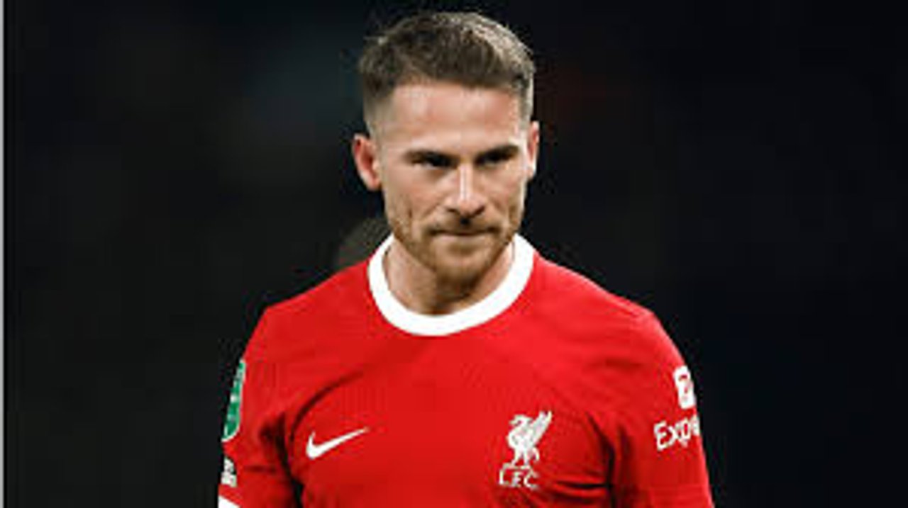 Imagen para el artículo: Cambio de look y recuerdos del fútbol: así fue la increíble transformación de Alexis Mac Allister