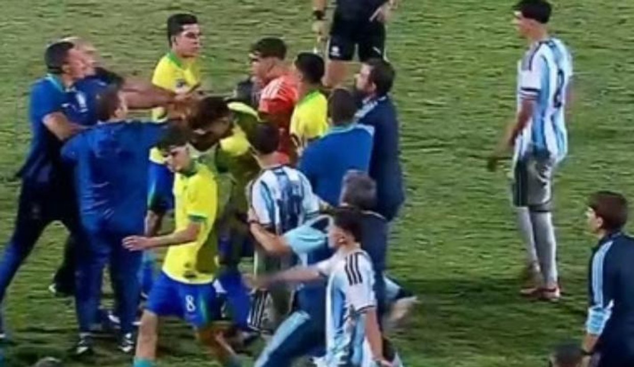 Imagen para el artículo: Incidentes, acusaciones de racismo y golpes tras la derrota de Argentina ante Brasil en el Sub 17