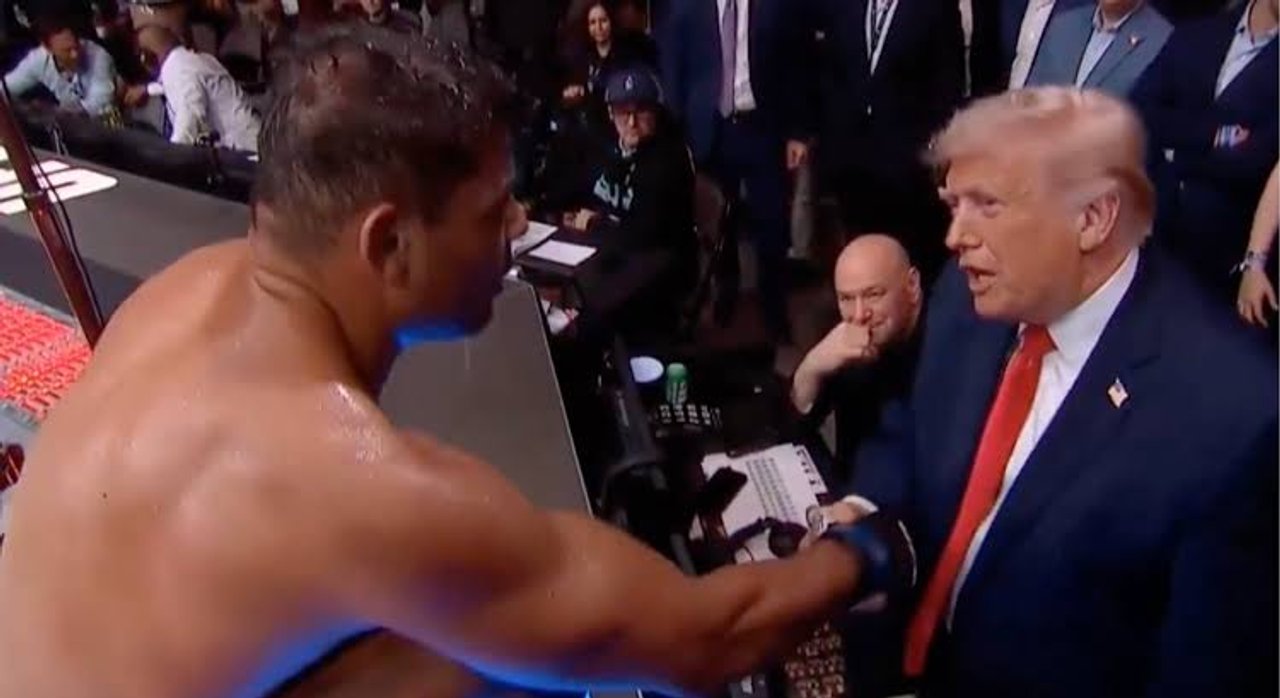 Imagen para el artículo: “Sos demasiado lindo”: el curioso coqueteo de Trump con un luchador de UFC que se hizo viral