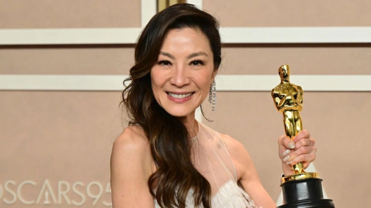 Imagen para el artículo: Estrella de Hollywood y ganadora del Oscar: así fue la increíble transformación de Michelle Yeoh