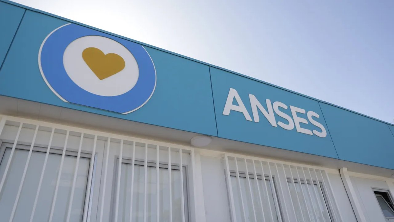Imagen para el artículo: Quiénes pueden cobrar las Pensiones de ANSES y cuánto cobran en abril 2026