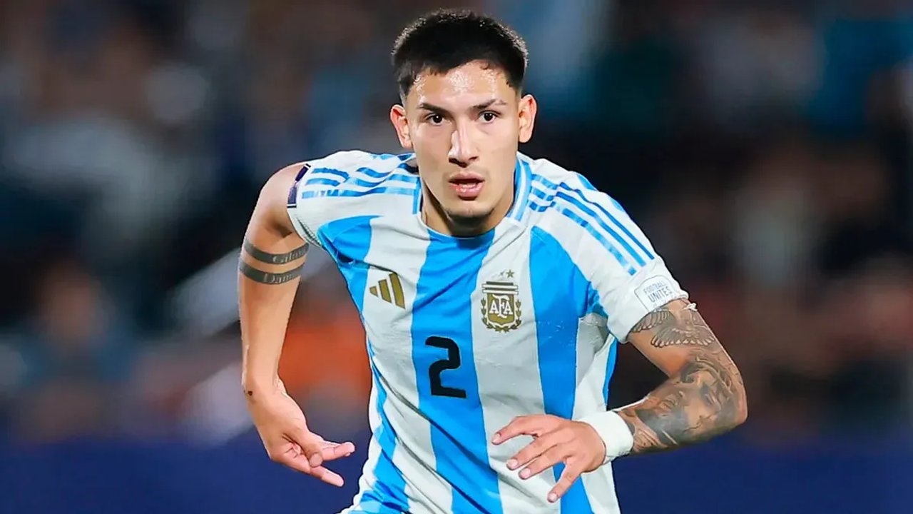 Imagen para el artículo: Tobías Ramírez llegó a la primera de River pero emocionó a todos por su historia: por qué cambió su apellido hace poco