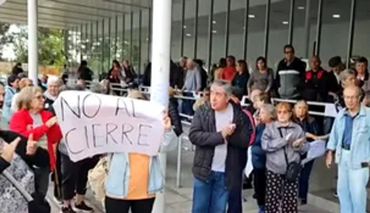 Imagen para el artículo: El Gobierno anunció el cierre de un hospital del PAMI donde se atienden 15 mil jubilados y esta fue la reacción de la comunidad