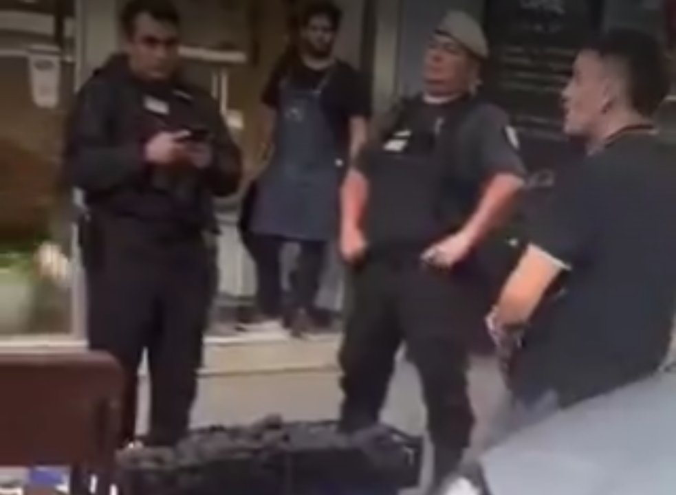Imagen para el artículo: “Robando me iba mejor”: el crudo relato de este joven que vendía paltas y fue confiscado por la Policía