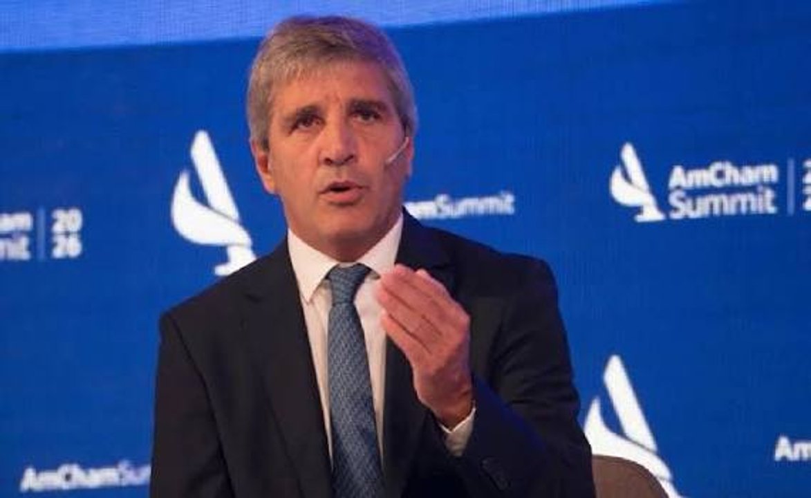 Imagen para el artículo: Caputo atacó a un periodista de La Nación y las redes lo cruzaron por repetir la sanata de “los mejores 18 meses en décadas”