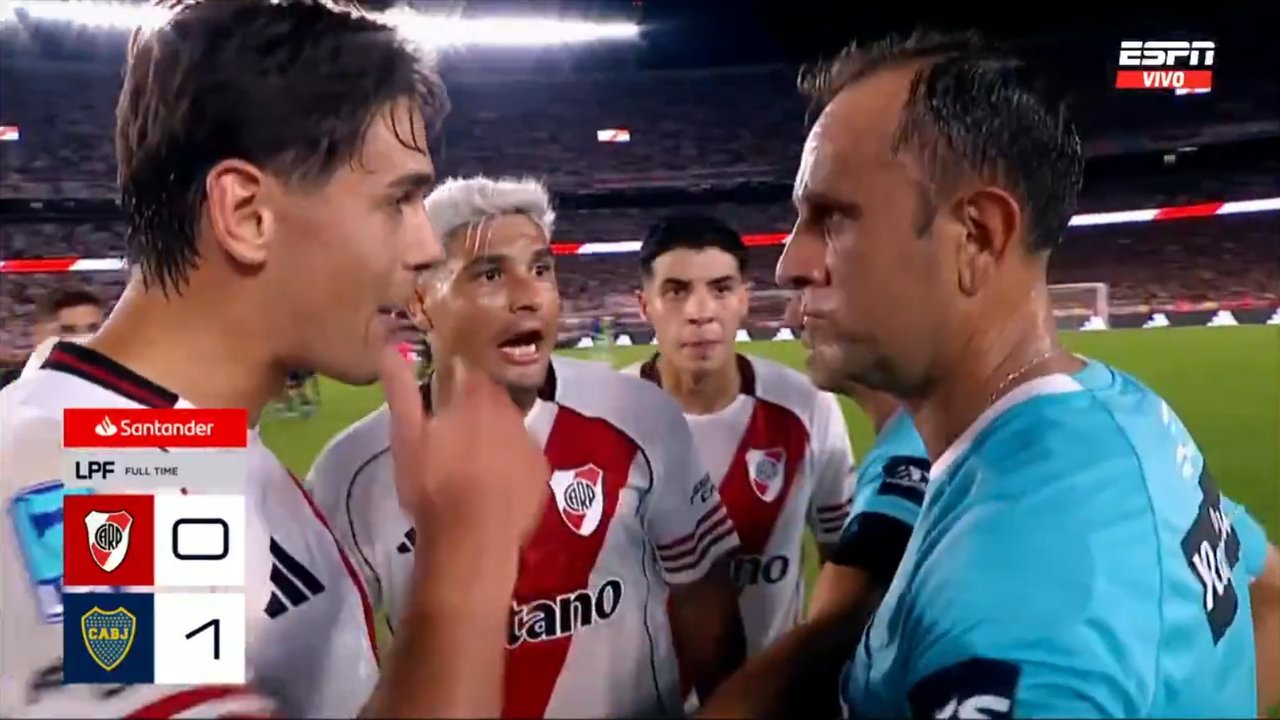 Imagen para el artículo: El reclamo de todo River a Herrera por el penal no cobrado en el último minuto: “Me extraña de vos, vas al Mundial”