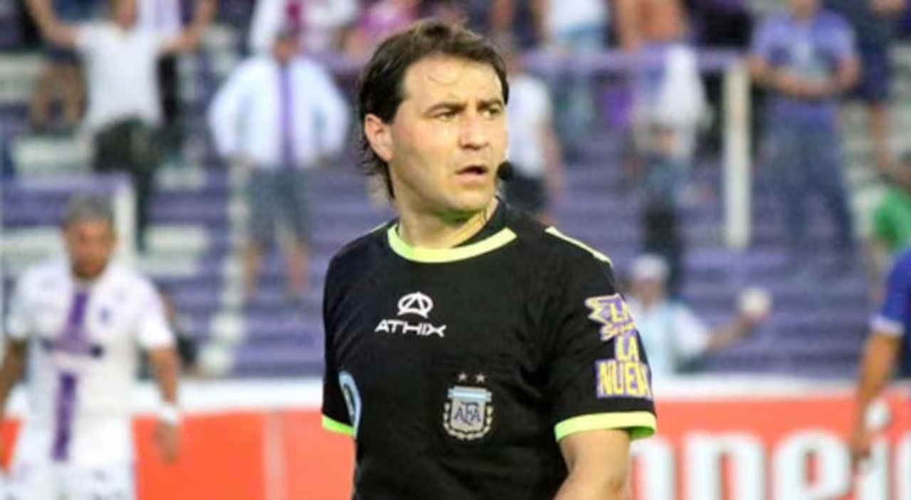 Imagen para el artículo: Cripto-VAR: Investigan a Héctor Paletta por transferencias millonarias tras el polémico Superclásico