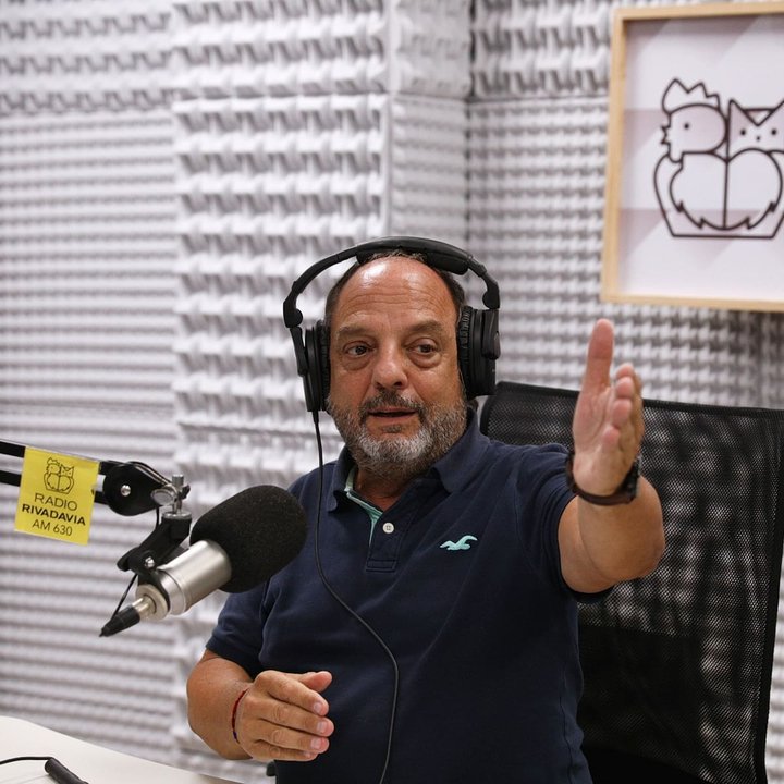 Imagen para el artículo: Otra vez Etchecopar: los nefastos dichos del conductor radial sobre la homosexualidad y la bisexualidad