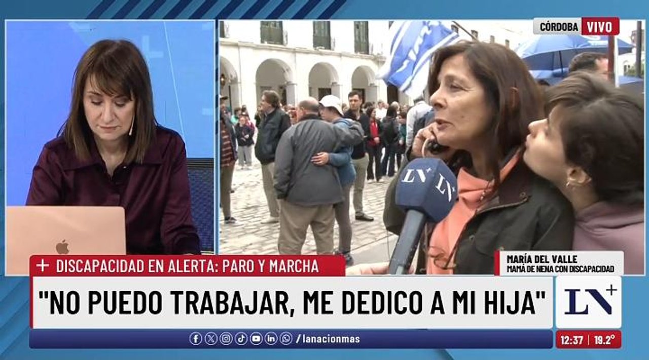 Imagen para el artículo: La reacción de Santillán por el fuerte testimonio de la votante de Milei que ahora protesta por discapacidad