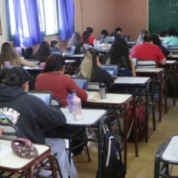 Imagen para el artículo: Violencia en los colegios: un chico atacó a varios compañeros y compañeras con una cadena de moto
