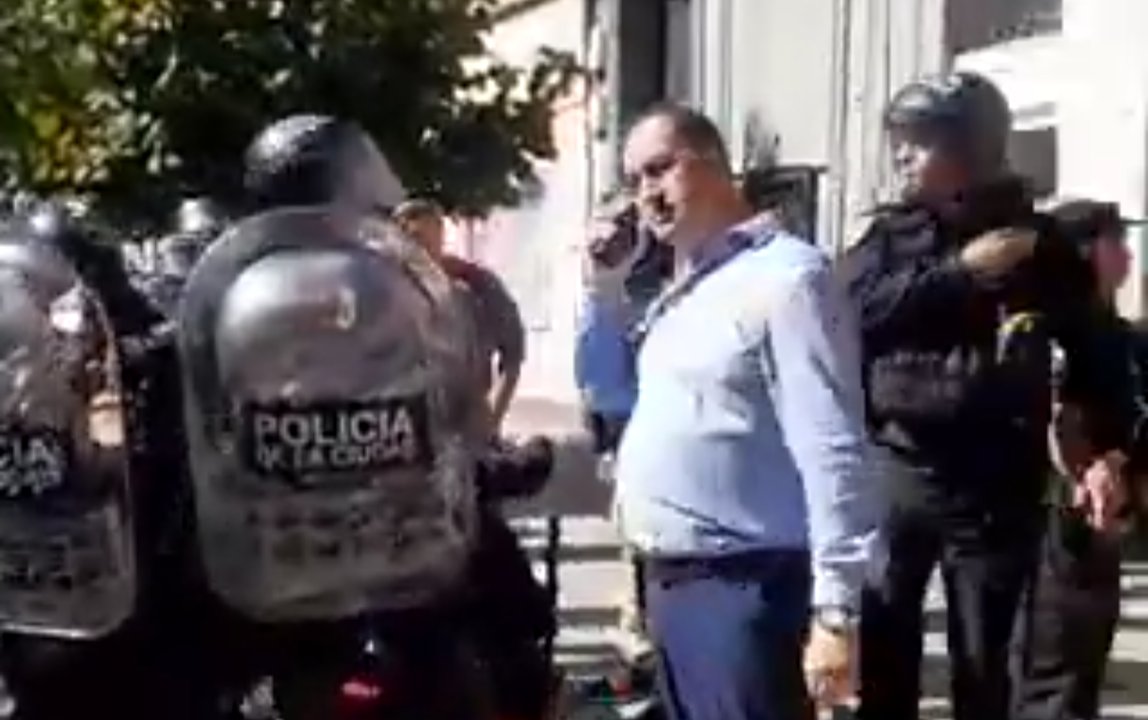 Imagen para el artículo: Brutal operativo en Villa General Mitre: desalojo, gases y represión contra más de 40 familias