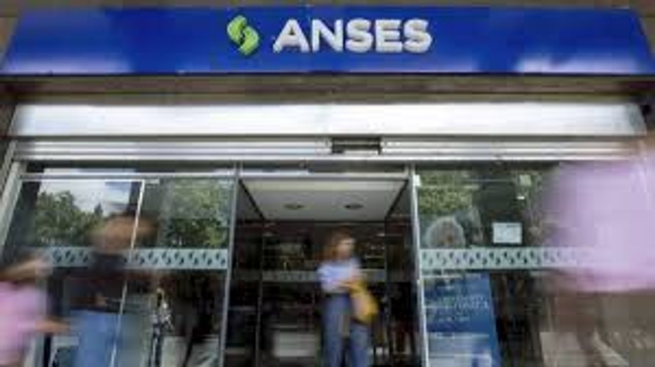 Imagen para el artículo: Aumento del 3,38% para AUH y SUAF de ANSES en mayo 2026: ¿Qué monto cobran?