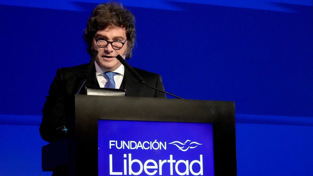 Imagen para el artículo: Milei: “Al que peor le fue con esta economía es a mi, porque soy el único al que no se le modificó el sueldo desde que asumí”