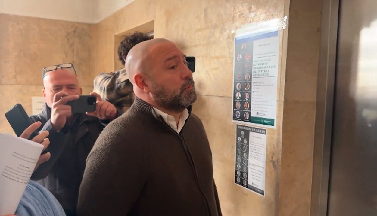 Imagen para el artículo: El incómodo momento que vivió Diego Spagnuolo tras negarse a declarar en la causa por coimas
