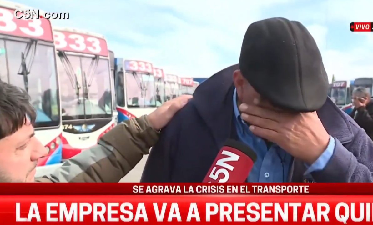 Imagen para el artículo: Duro testimonio: un colectivero se quebró en vivo, al borde de quedarse sin empleo tras 31 años en la empresa