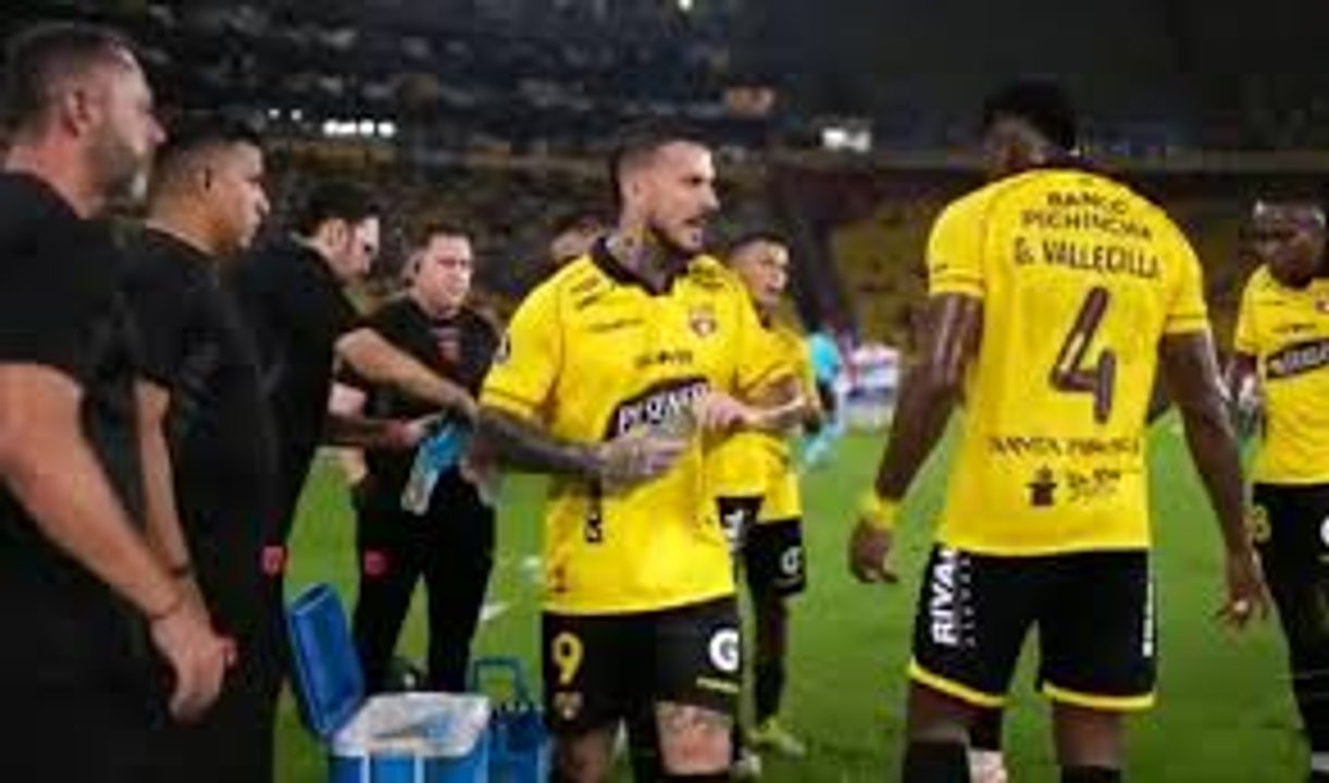 Imagen para el artículo: La calentura del Pipa Benedetto con sus compañeros: “La concha puta de sus madres, así no, las ganas tienen que estar”