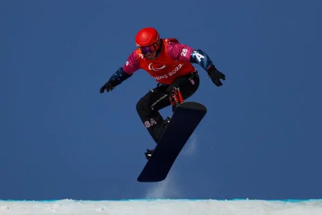 Imagen para el artículo: Cuál es la emotiva historia de Mike Schultz, el deportista que creó su propia prótesis para competir