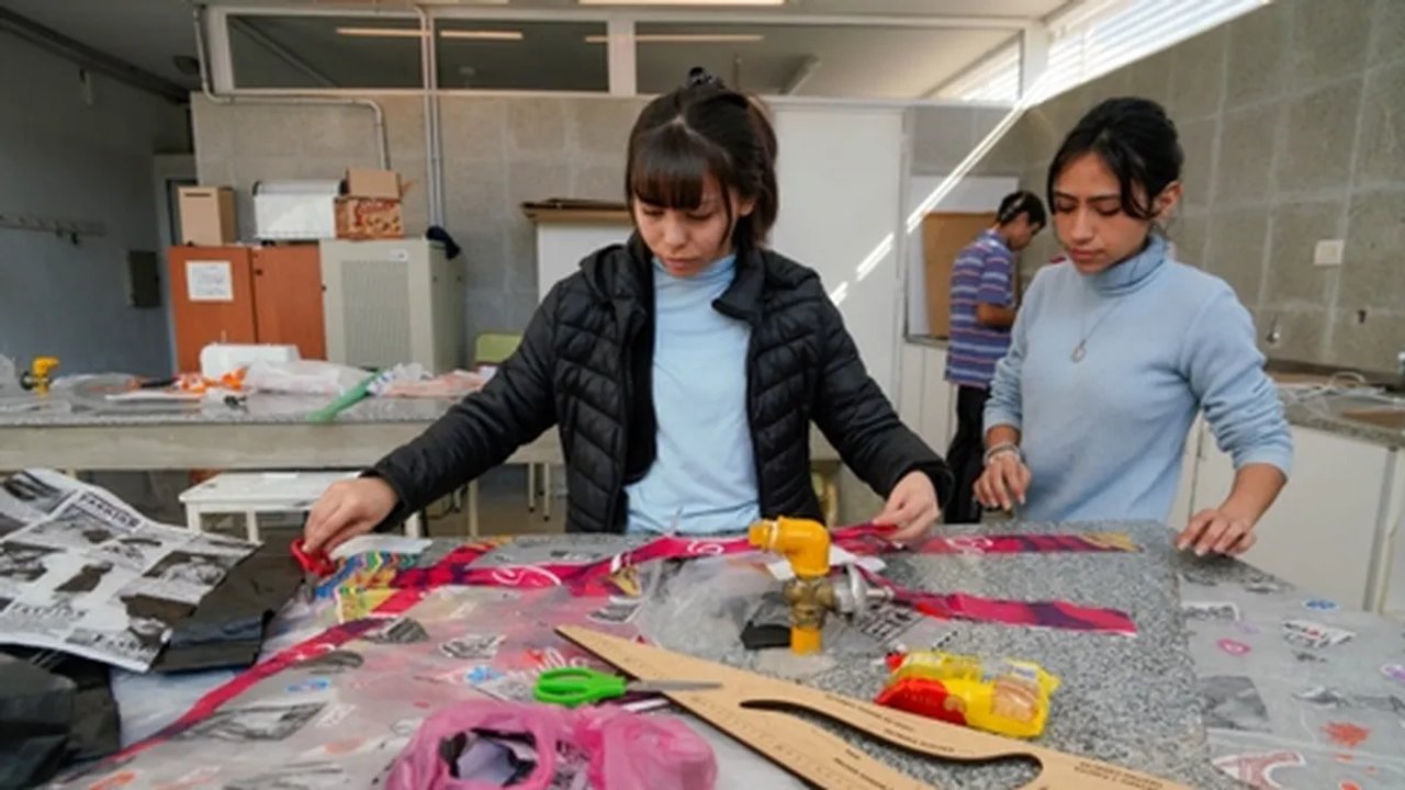 Imagen para el artículo: Emocionante iniciativa: venden material reciclable y así compran elementos deportivos para la escuela