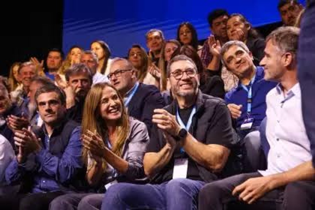 Imagen para el artículo: La tremenda arenga de Juan Manuel Olmos que entusiasma al peronismo y propone una alternativa de cara al 2027
