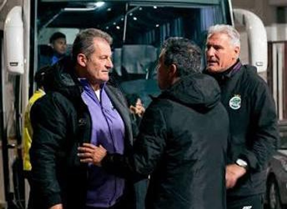Imagen para el artículo: Gritos, corridas y empujones: el “Pampa” Biaggio, totalmente sacado, fue a buscar al DT rival y lo tuvo que frenar la policía