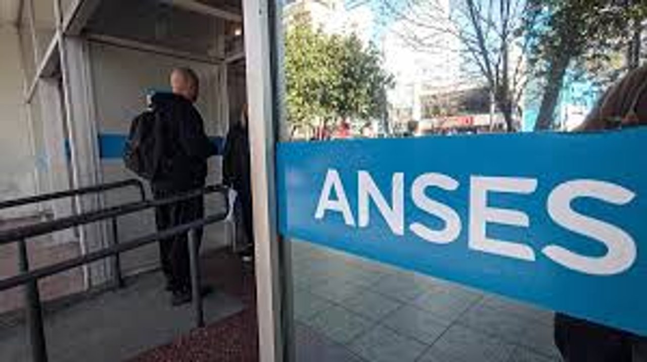Imagen para el artículo: Este bono de ANSES supera los $500.000 y se puede pedir por única vez: de qué se trata