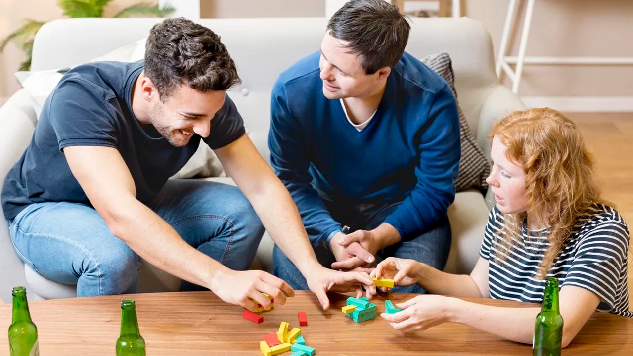 Imagen para el artículo: Cual es el significado oculto de que los adultos guarden sus juguetes de la infancia según la psicología