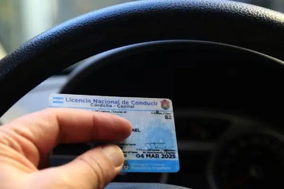Imagen para el artículo: Cuál es el límite de edad para tramitar la licencia de conducir