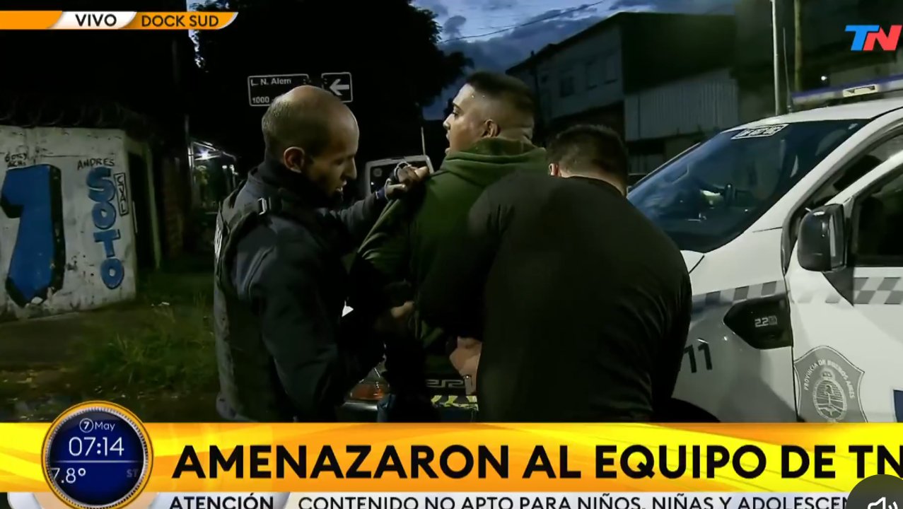 Imagen para el artículo: “Te rompo la cámara”: amenazaron al equipo de TN mientras cubría las inundaciones en Dock Sud