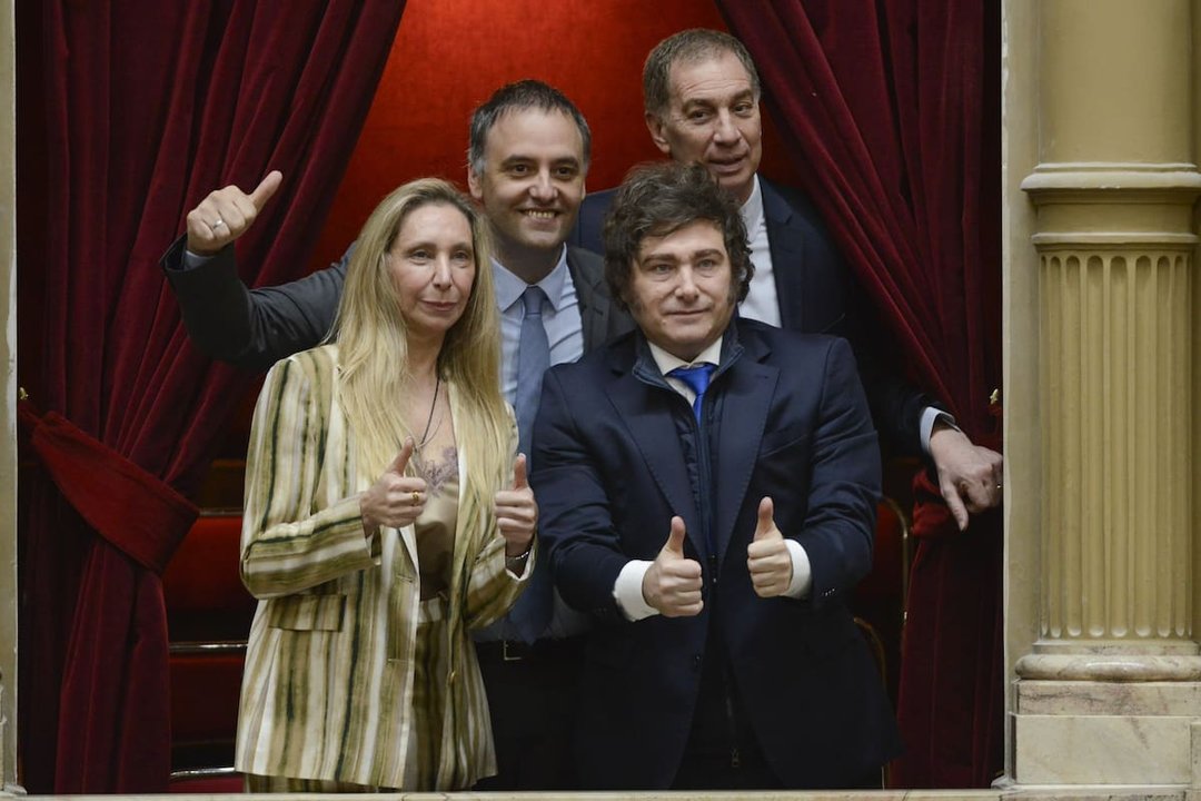 Imagen para el artículo: Hasta en el programa de Laje cuestionaron el blindaje a Manuel Adorni ¿Qué esconden los Milei?