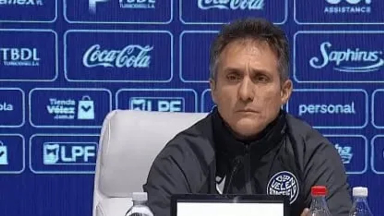 Imagen para el artículo: El tremendo cruce entre Barros Schelotto y un periodista de Vélez por su pasado en Gimnasia