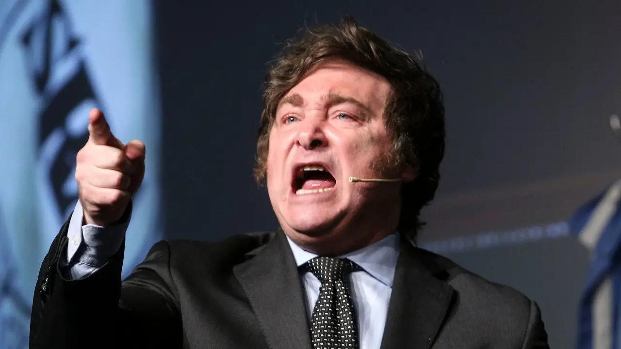 Imagen para el artículo: Cae fuerte la imagen de Javier Milei: ya tiene 63% de rechazo y quedó entre los peores presidentes de Latinoamérica