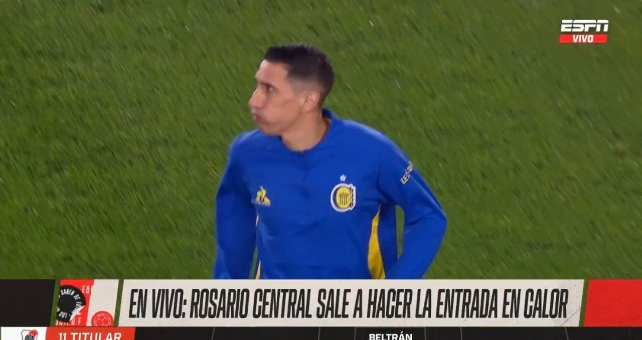 Imagen para el artículo: "Fideo seca nucas": los hinchas de River, divididos por lo que el Monumental le cantó a Di María