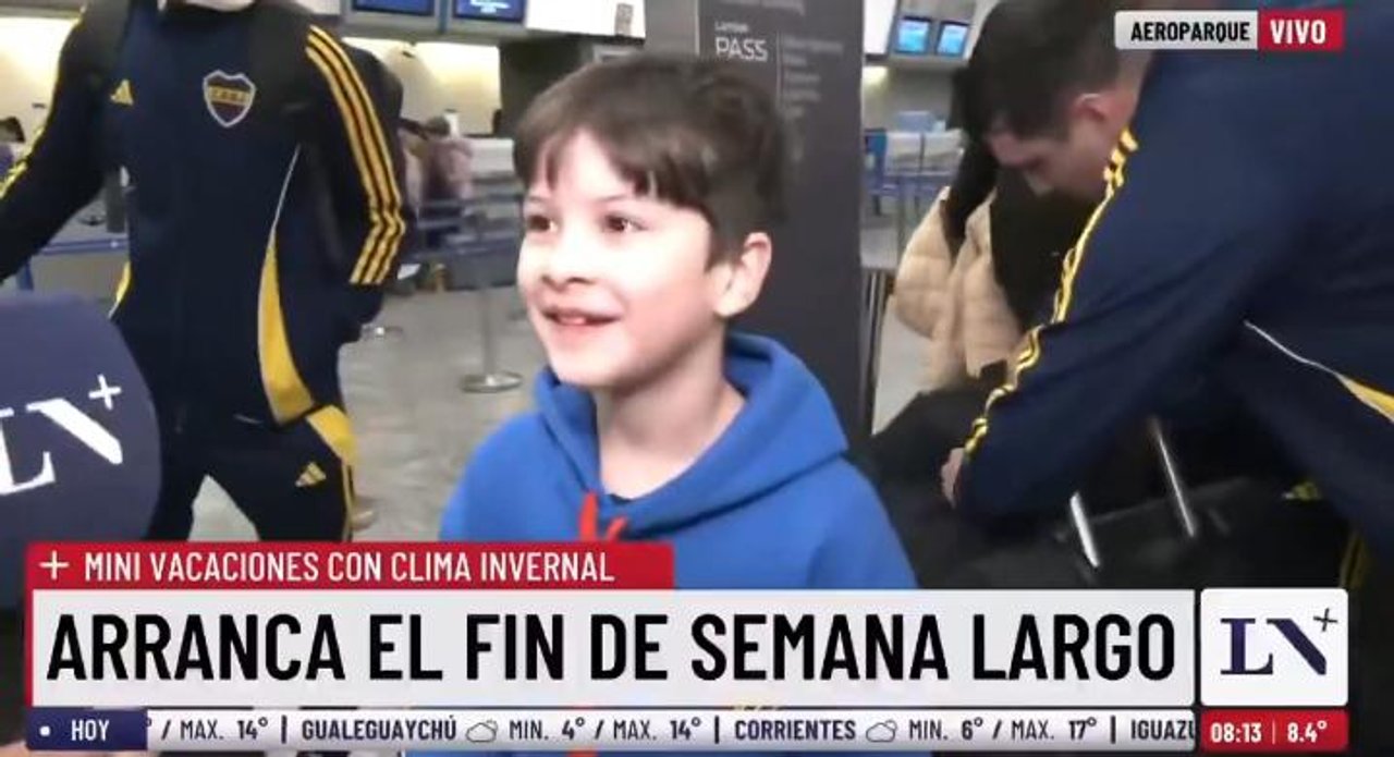 Imagen para el artículo: Un nene copó el móvil de LN+ y lanzó “aguante River” en la cara de los de Boca