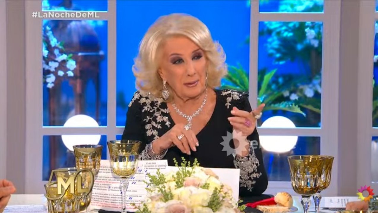 Imagen para el artículo: Por el 90 aniversario del Obelisco las redes recuerdan cuando Mirtha contó que fue a la inauguración