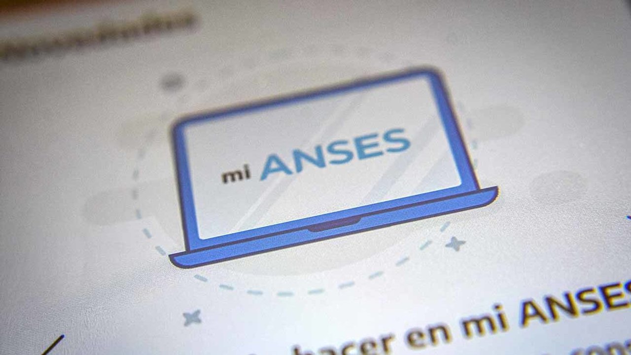 Imagen para el artículo: Así podés revisar el historial laboral en ANSES: ¿para qué sirve?