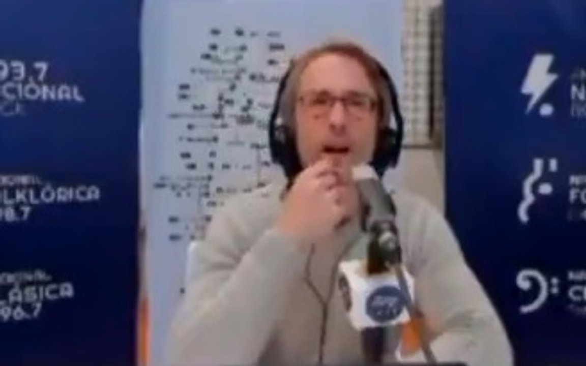 Imagen para el artículo: Nicolás Yacoy, el gerente periodístico de Radio Nacional, criticó a Caputo sin darse cuenta de que estaba al aire