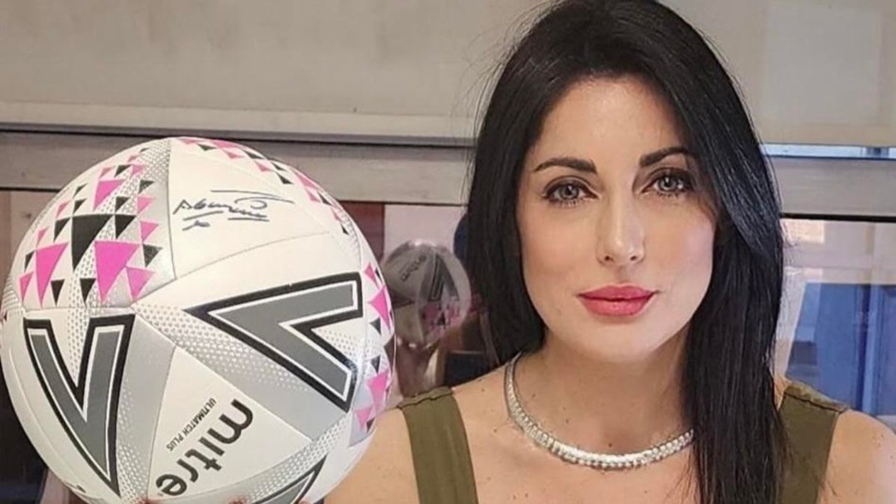 Imagen para el artículo: La diputada libertaria Juliana Santillán aprovechó el mal momento de Boca y salió a pegarle a Riquelme