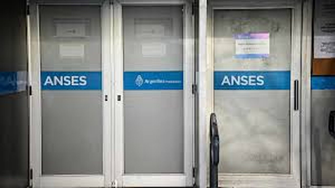 Imagen para el artículo: Qué debés hacer para acceder al extra de $85.000 para AUH de ANSES en junio 2026