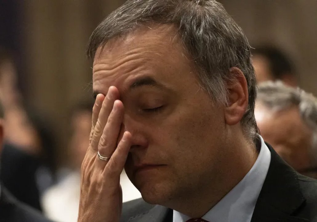 Imagen para el artículo: Adorni, quien ganó el Martín Fierro como mejor tuitero, tuvo que borrar dos veces la misma publicación