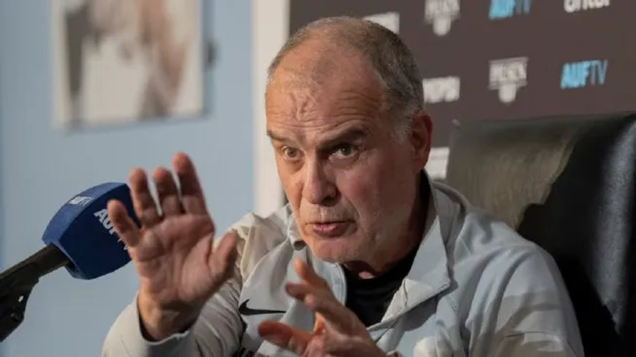 Imagen para el artículo: “Por ganar daría...”: la declaración exitista de Bielsa que explota en redes