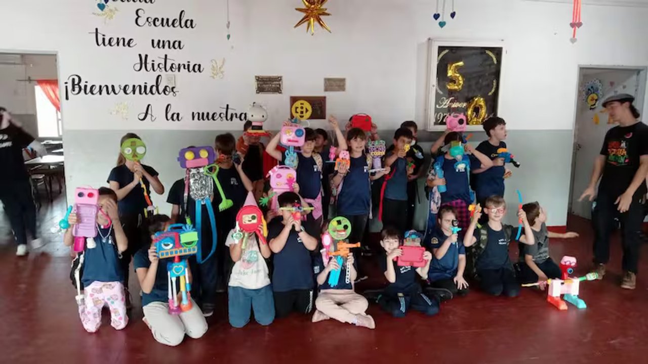Imagen para el artículo: Juguetes con materiales reciclados: cuál es la campaña que emociona en Paraguay