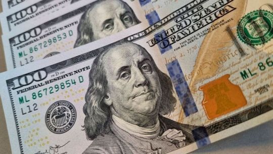 Imagen para el artículo: El dólar blue cerró sin cambios este miércoles 27 de mayo y el Banco Central volvió a comprar dólares