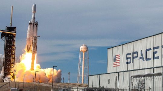 Imagen para el artículo: SpaceX prepara la mayor salida a bolsa de la historia y crecen las dudas por su valuación