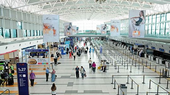 Imagen para el artículo: Obras en Ezeiza: qué aerolíneas operarán y cuáles suspenderán sus vuelos entre octubre y noviembre
