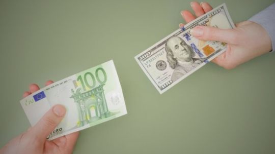 Imagen para el artículo: A cuánto cerró el euro blue hoy, viernes 15 de mayo