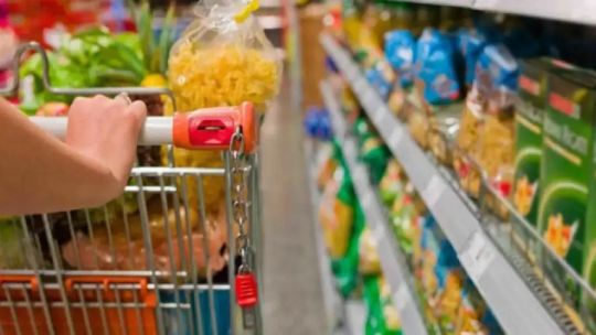 Imagen para el artículo: Alimentos y bebidas volvieron a subir levemente y encadenan tres semanas de alzas